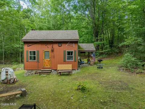 237 Bromley Ln, Granville, NY 12832