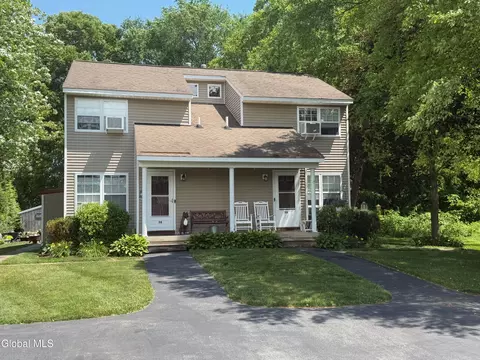 28-30 Sirchia Rd, Mechanicville, NY 12118