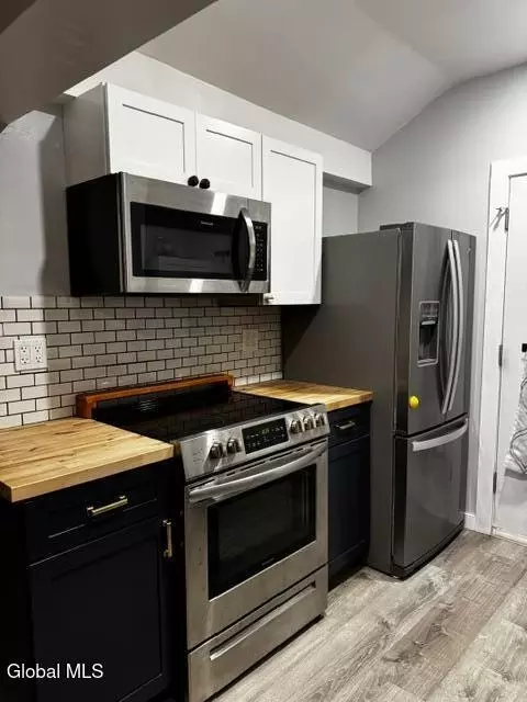 Kitchen - 7352 Church Rd, Schenectady, NY 12306 photo 2 of 5