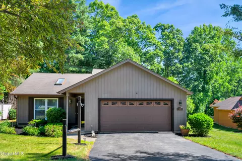 35 Meadow Rue Pl, Malta, NY 12020