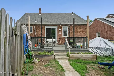 Exterior - 1892 Broad St, Schenectady, NY 12306 photo 4 of 8