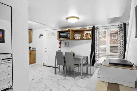 79 Starr Ave, Schenectady, NY 12304 photo 6