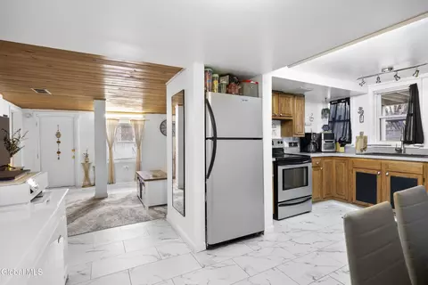 79 Starr Ave, Schenectady, NY 12304 photo 7