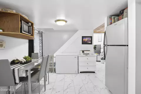 79 Starr Ave, Schenectady, NY 12304 photo 5