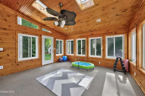 Exterior - 35 Ginger Ter, Clifton Park, NY 12065 photo 6 of 17