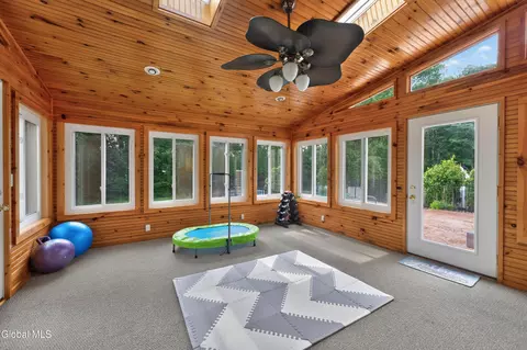 Exterior - 35 Ginger Ter, Clifton Park, NY 12065 photo 5 of 17