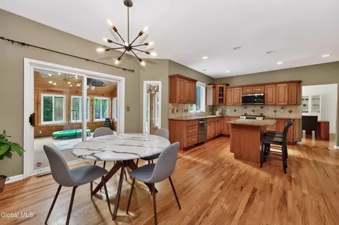Dining - 35 Ginger Ter, Clifton Park, NY 12065 photo 6 of 7