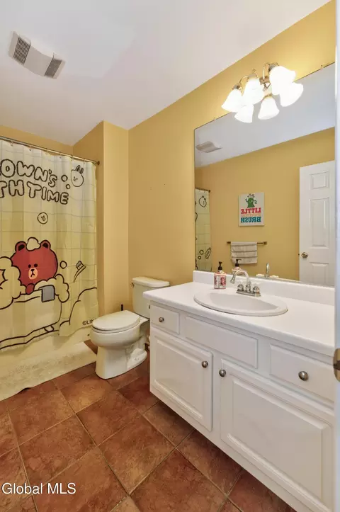 Bath - 35 Ginger Ter, Clifton Park, NY 12065 photo 5 of 5