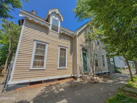 145 Front St, Schenectady, NY 12305