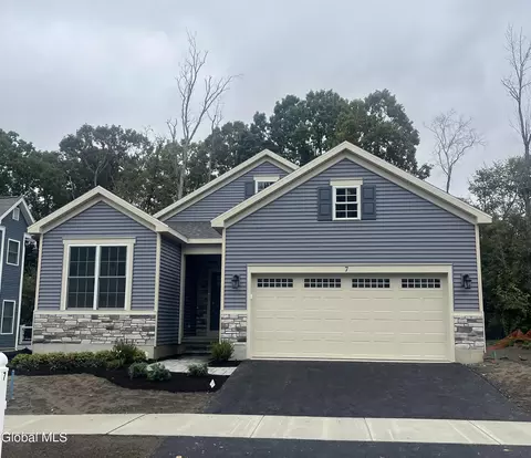 7 Katharine Ct, Ballston Lake, NY 12019