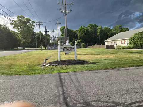 1710 Cambridge Manor Dr, Schenectady, NY 12302