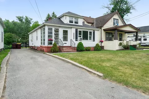 2527 1st Ave, Schenectady, NY 12303
