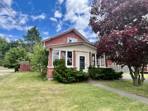 1828 Helderberg Ave, Schenectady, NY 12306