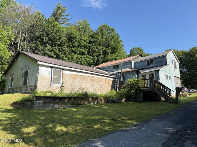 4 Fern St, Whitehall, NY 12887