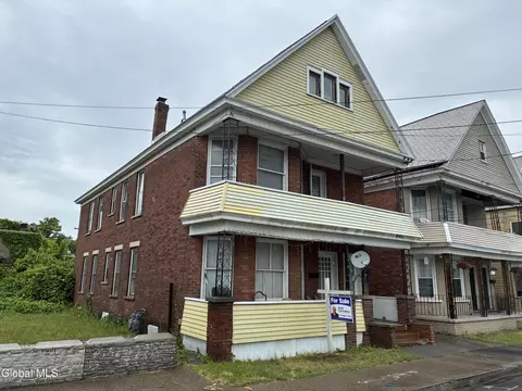 987 Main Ave, Schenectady, NY 12303