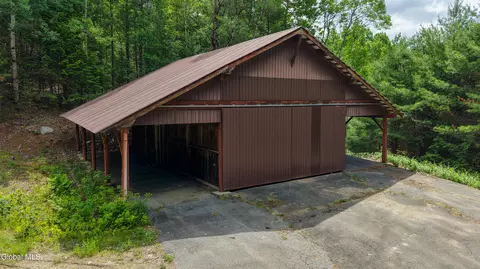 704 Landon Hill Rd, Chestertown, NY 12817