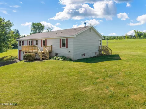 123 Meadow Ln, Sloansville, NY 12160