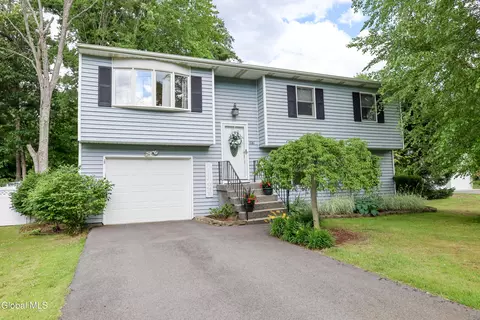 1081 Shave Rd, Schenectady, NY 12303