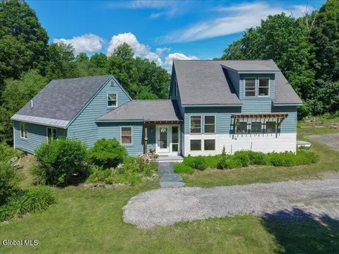 78 Condon Rd, Saratoga, NY 12170