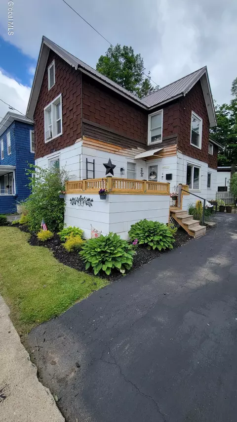 6 Ann St, Saint Johnsville, NY 13452