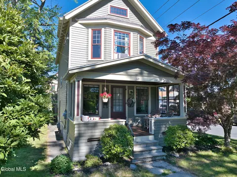 49 Glendale Ave, Albany, NY 12208