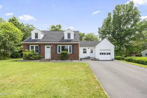 90 Teliska Ave, Rensselaer, NY 12144