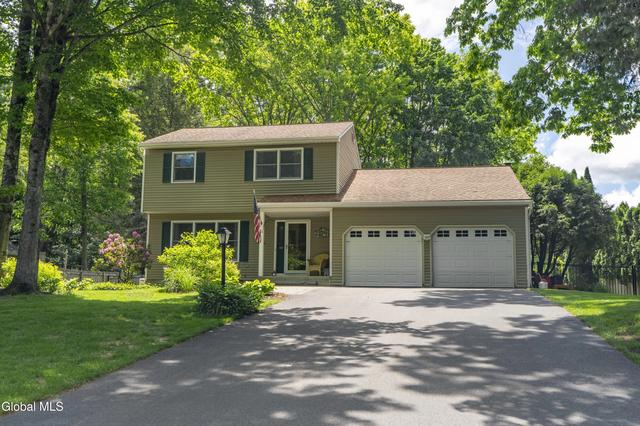 26 Thunder Run, Gansevoort, NY 12831