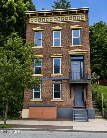 516 4th St, Troy, NY 12180