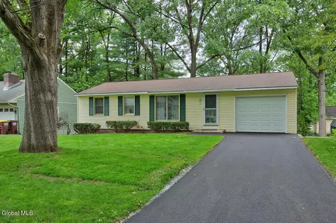 9 Prospect Dr, Saratoga Springs, NY 12866