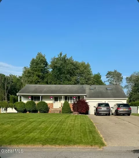 1016 Gates Dr, Schenectady, NY 12306