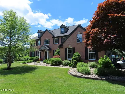 1 Tansy Ct, Wynantskill, NY 12198