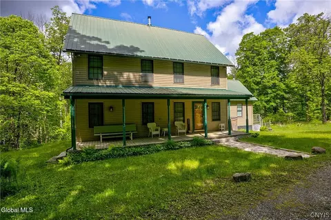 891 River Rd, Lake Luzerne, NY 12846