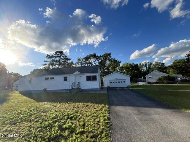 3 Ryder Ave, South Glens Falls, NY 12803