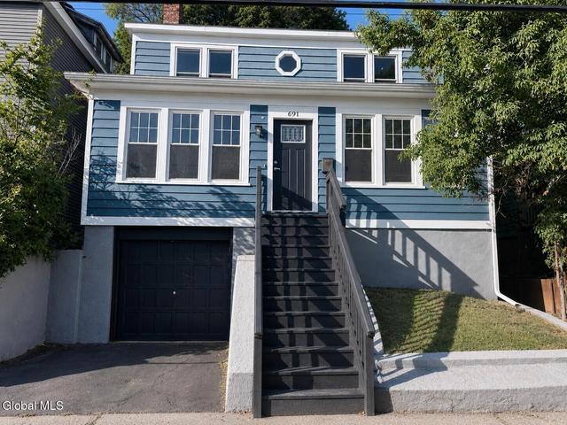 691 Myrtle Ave, Albany, NY 12208