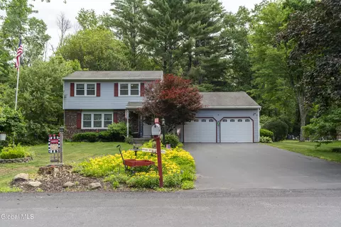 12 Rip Van Ln, Ballston Spa, NY 12020