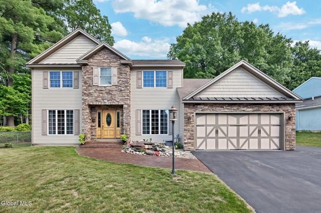 70 Longwood Dr, Clifton Park, NY 12065