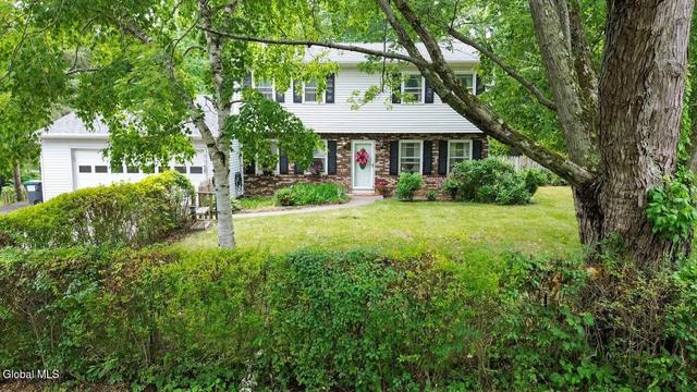 1369 Augusta Dr, Castleton On Hudson, NY 12033