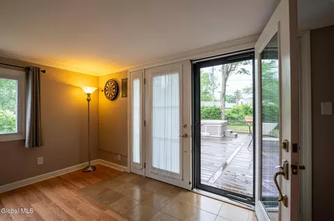 Entry Way - 1 Hawley Ct, Delmar, NY 12054 photo 3 of 5