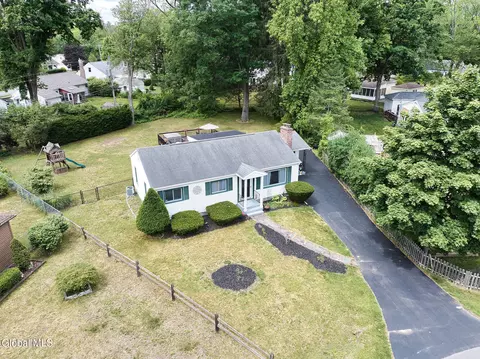 View/Area - 1 Hawley Ct, Delmar, NY 12054 photo 2 of 4