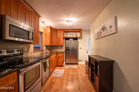 Kitchen - 1 Hawley Ct, Delmar, NY 12054 photo 1 of 2