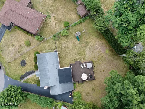 View/Area - 1 Hawley Ct, Delmar, NY 12054 photo 1 of 4