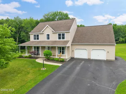 9 Thomas Dr, Wynantskill, NY 12198