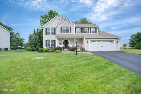16 Tamara Ct, East Greenbush, NY 12061