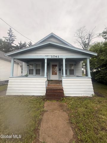 1741 Avenue H, Schenectady, NY 12304