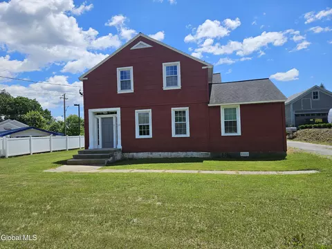 121 Lake Hill Rd, Burnt Hills, NY 12027