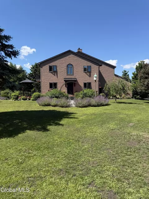 2 Sky View Ln, Valatie, NY 12184
