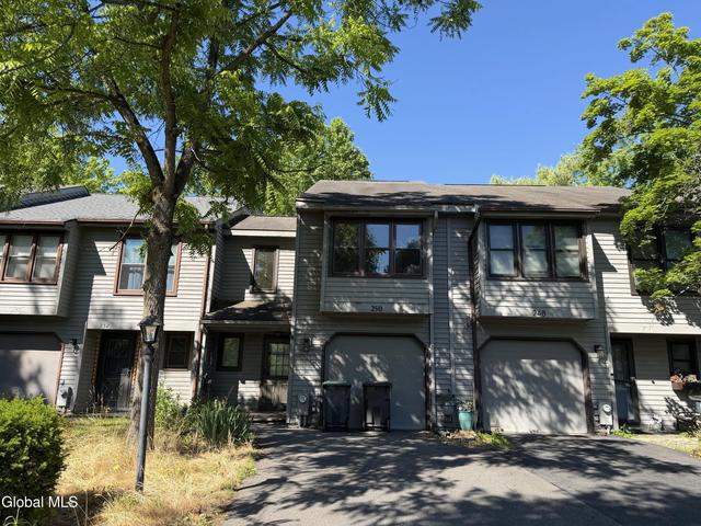 250 Woodscape Dr, Albany, NY 12203