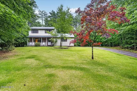 16 Fenway Cir, Lake Luzerne, NY 12846