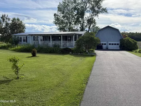 50 W Starbuck Ln, Fort Ann, NY 12827