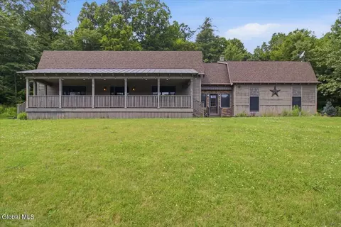 170 Ball St Ext, Hoosick Falls, NY 12090
